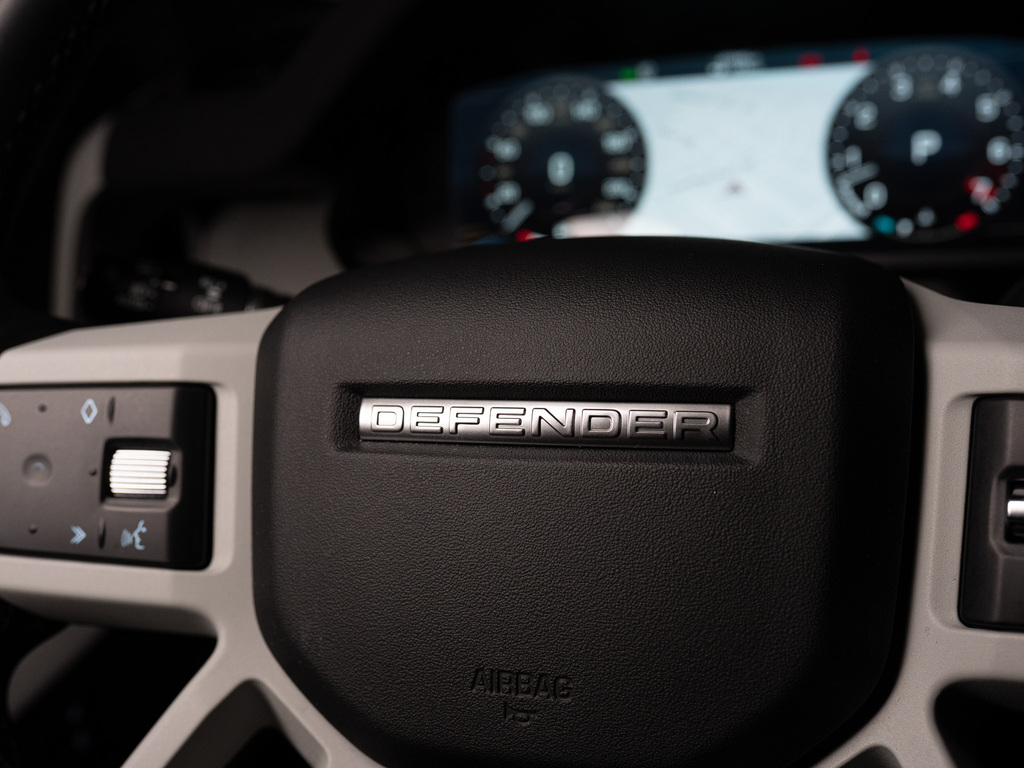 2023 Land Rover Defender 110 SE, Toronto, Cash