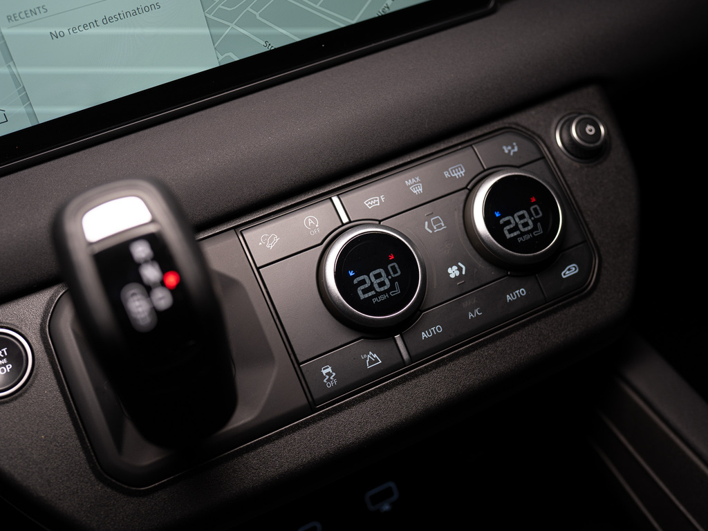 2023 Land Rover Defender 110 SE, Toronto, Cash