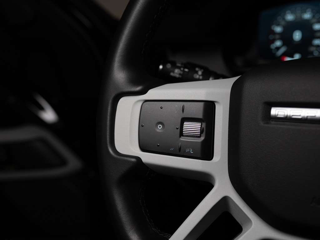 2023 Land Rover Defender 110 SE, Toronto, Cash