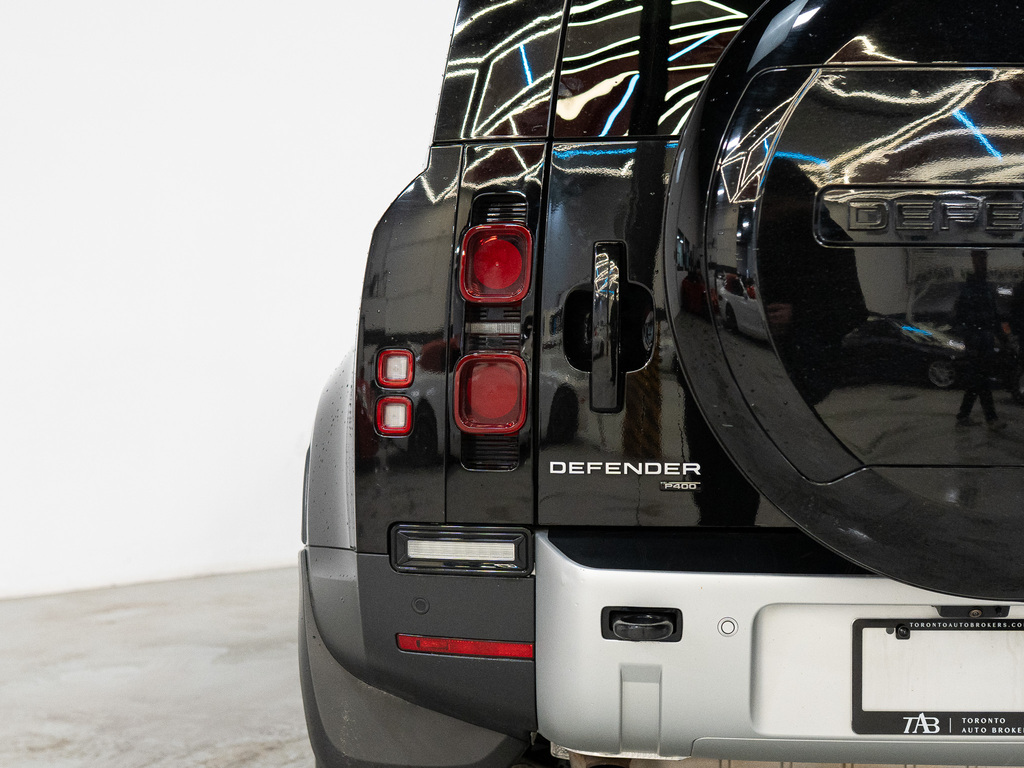 2023 Land Rover Defender 110 SE, Toronto, Cash