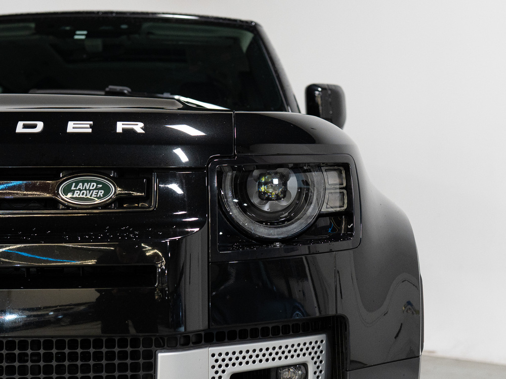 2023 Land Rover Defender 110 SE, Toronto, Cash