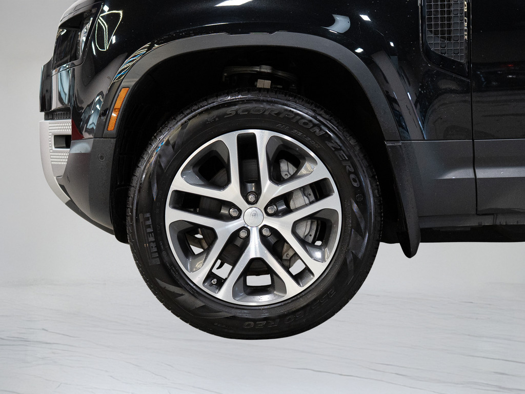 2023 Land Rover Defender 110 SE, Toronto, Cash