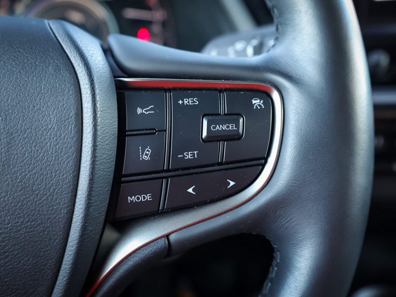 2024 Lexus UX 250h - Gallery image 16