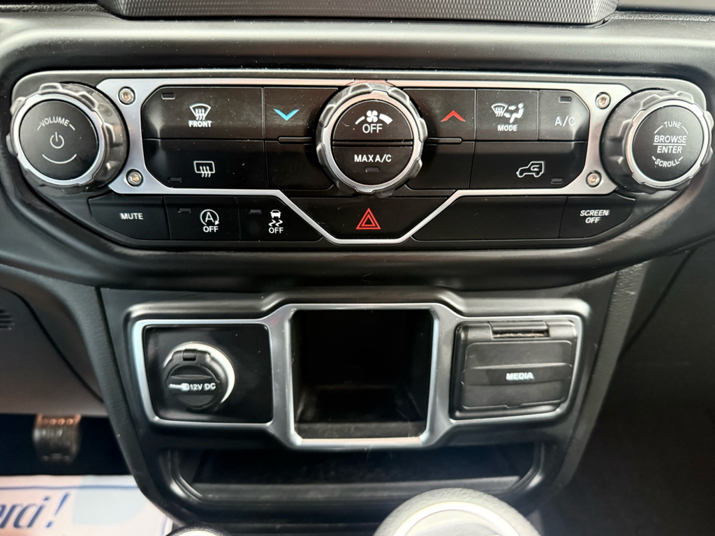 2022 Jeep Wrangler - Gallery image 19