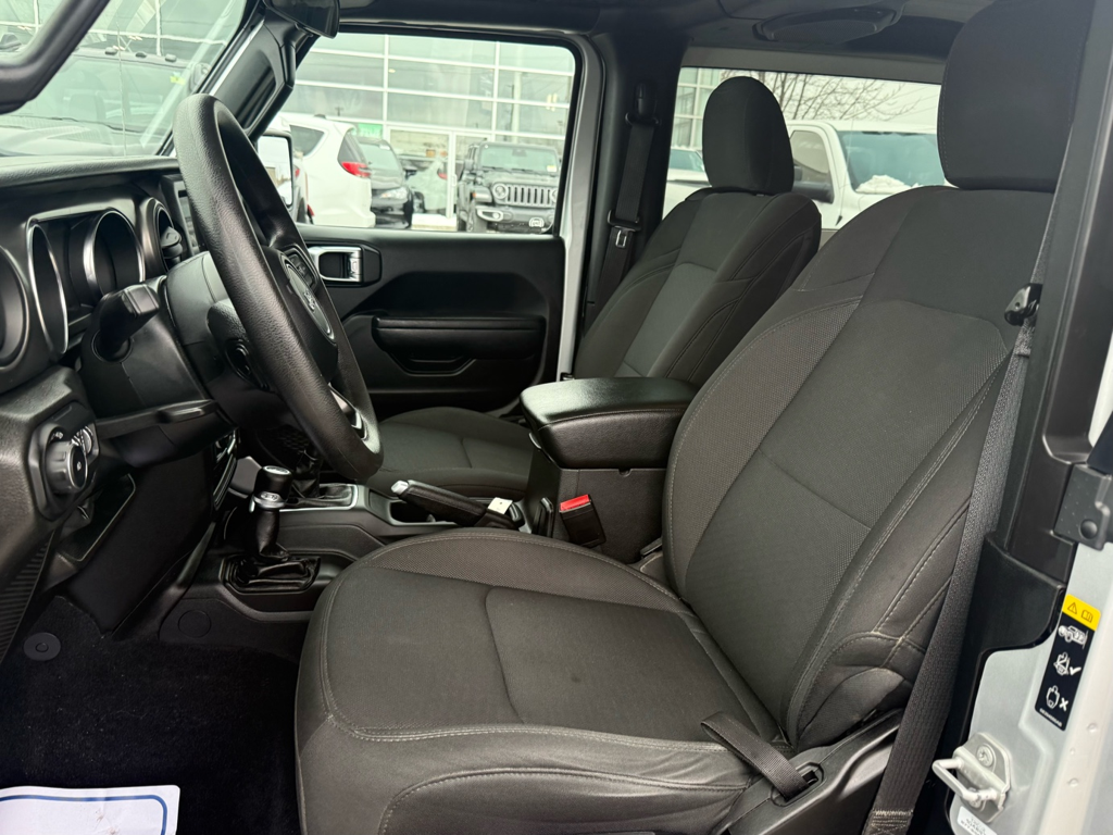 2022 Jeep Wrangler - Gallery image 12