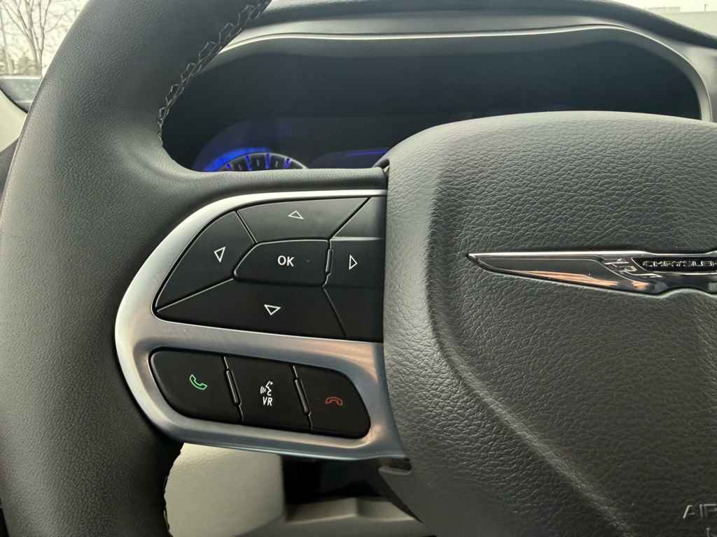 2023 Chrysler Pacifica - Gallery image 13