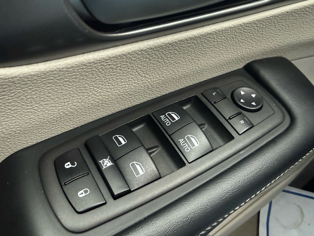 2023 Chrysler Pacifica - Gallery image 9