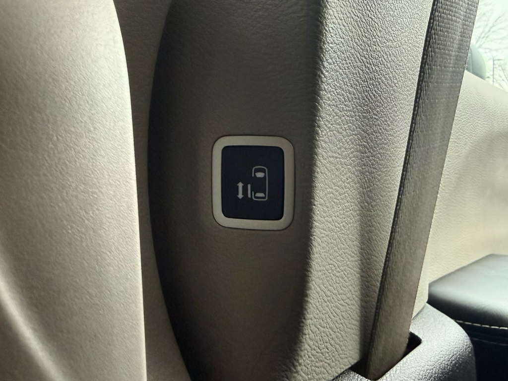 2023 Chrysler Pacifica - Gallery image 28