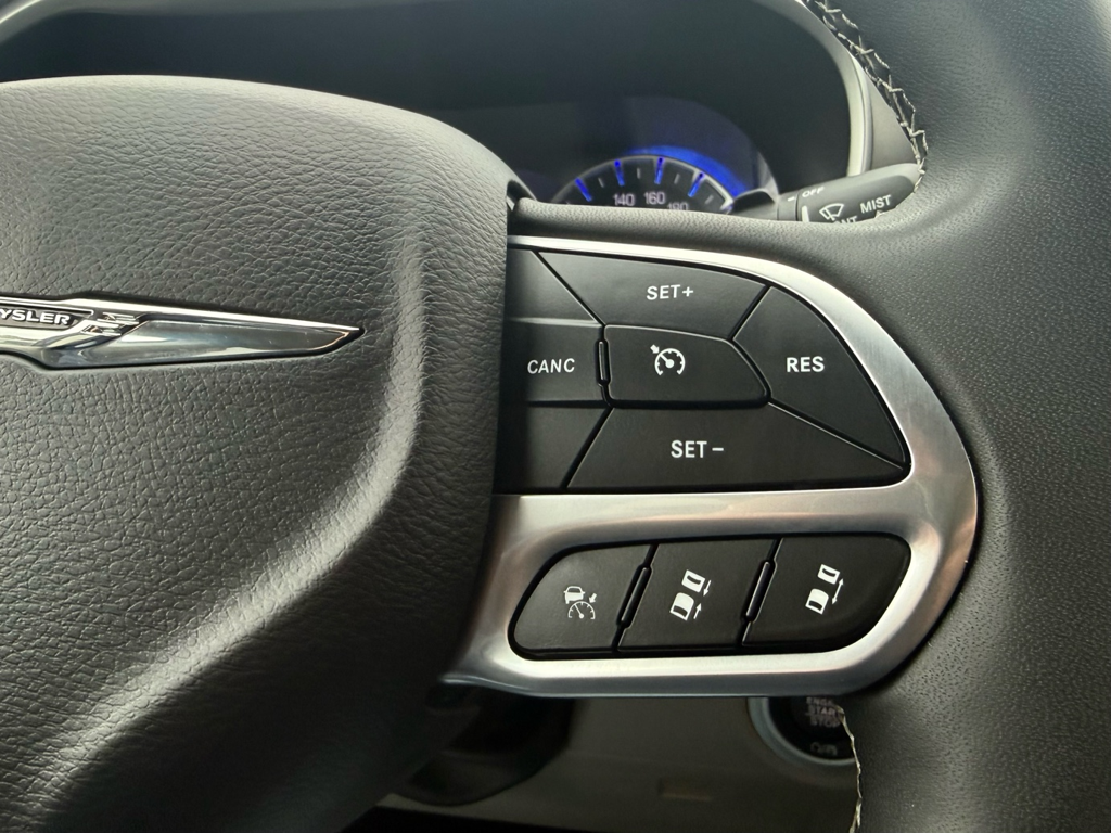 2023 Chrysler Pacifica - Gallery image 14