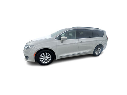 used 2017 Chrysler Pacifica car, priced at $15,998