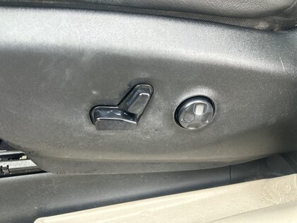 used 2017 Chrysler Pacifica car, priced at $15,998