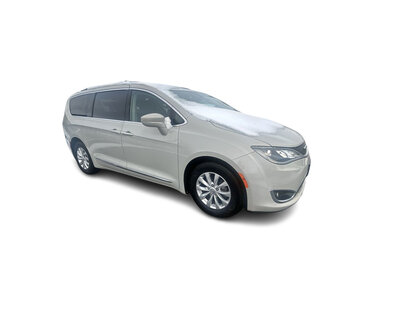 used 2017 Chrysler Pacifica car, priced at $15,998