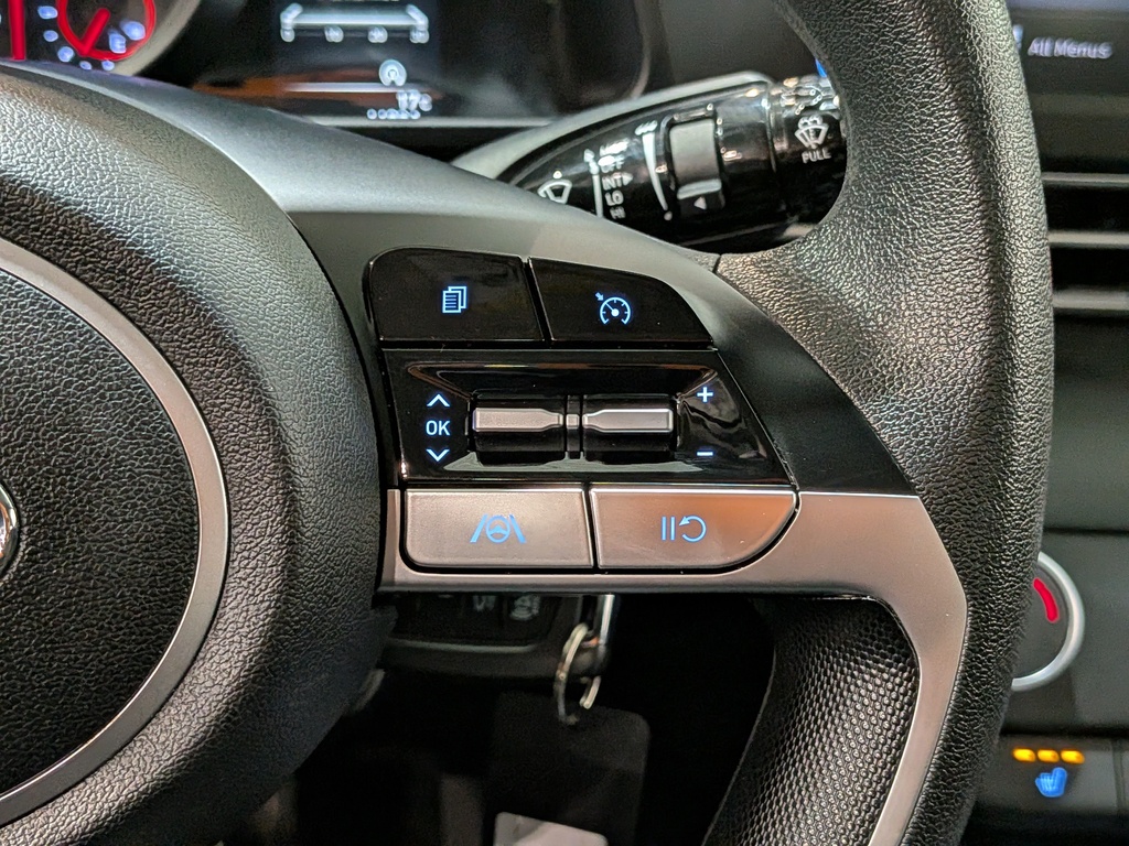 Hyundai Elantra 2022