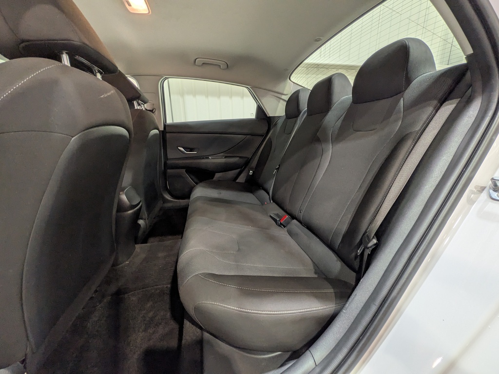 Hyundai Elantra 2022