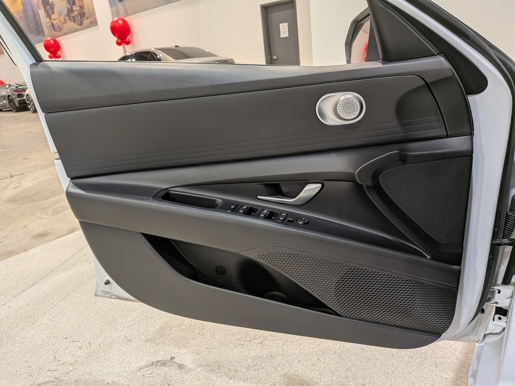 Hyundai Elantra 2022