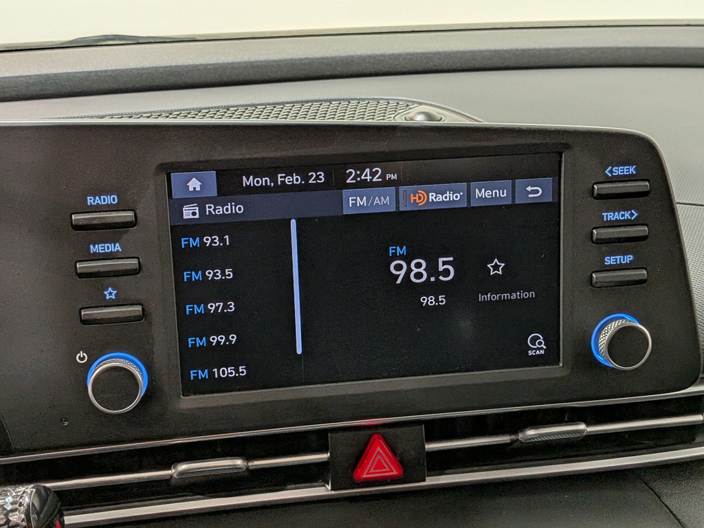 Hyundai Elantra 2022