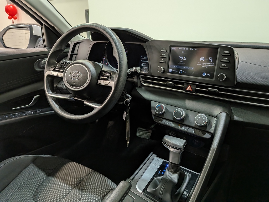 Hyundai Elantra 2022