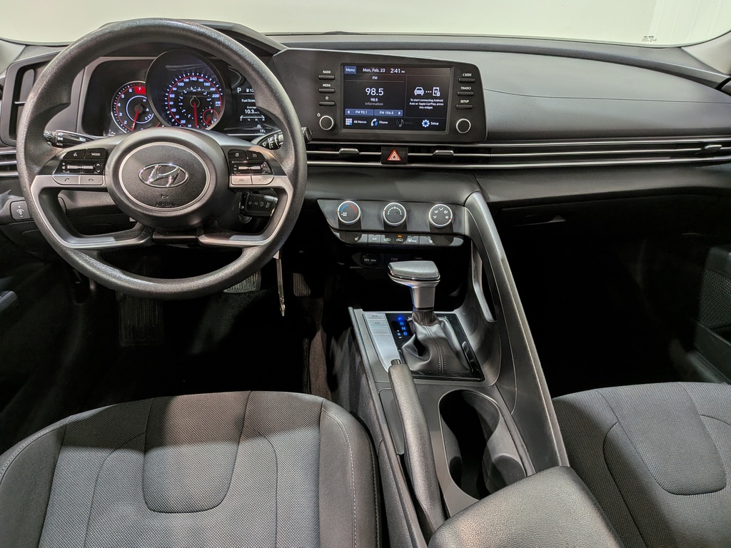 Hyundai Elantra 2022