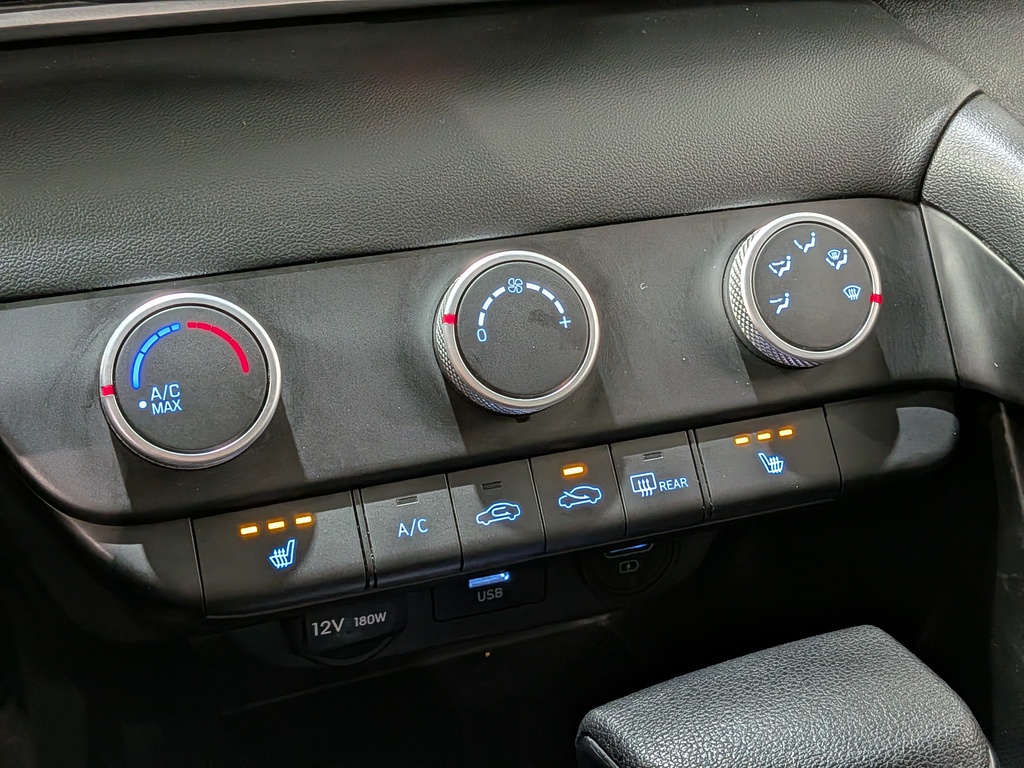 Hyundai Elantra 2022