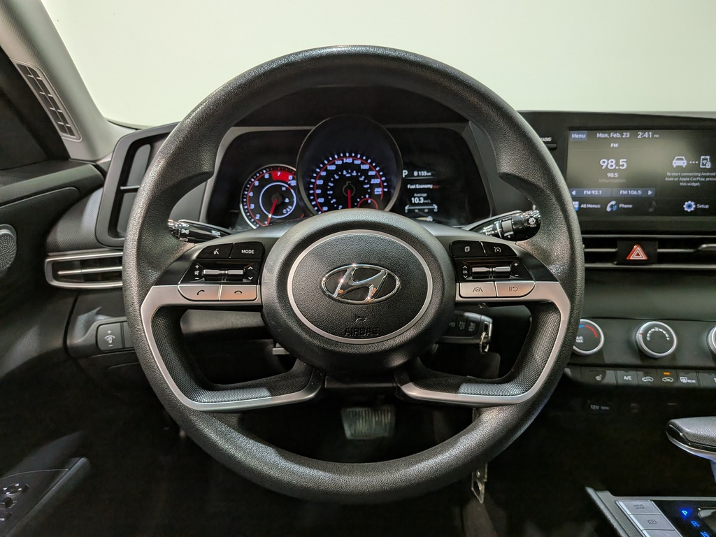Hyundai Elantra 2022