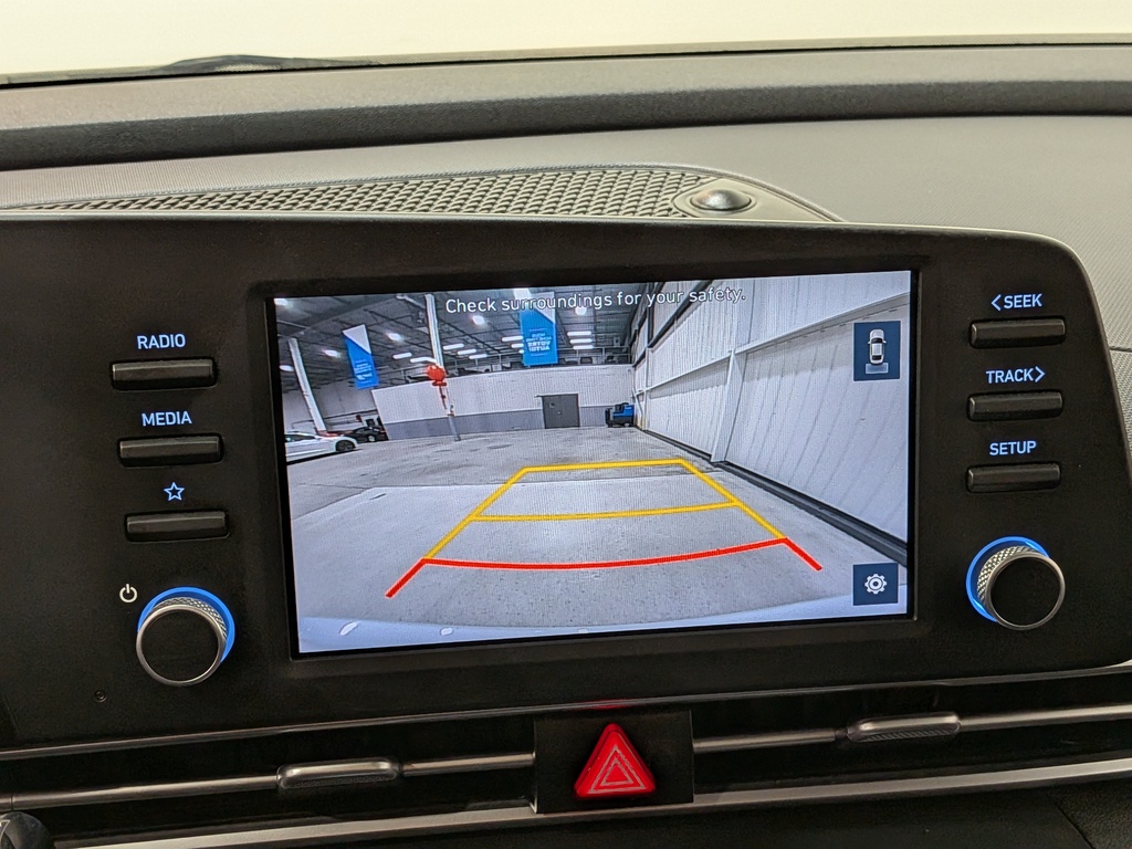 Hyundai Elantra 2022