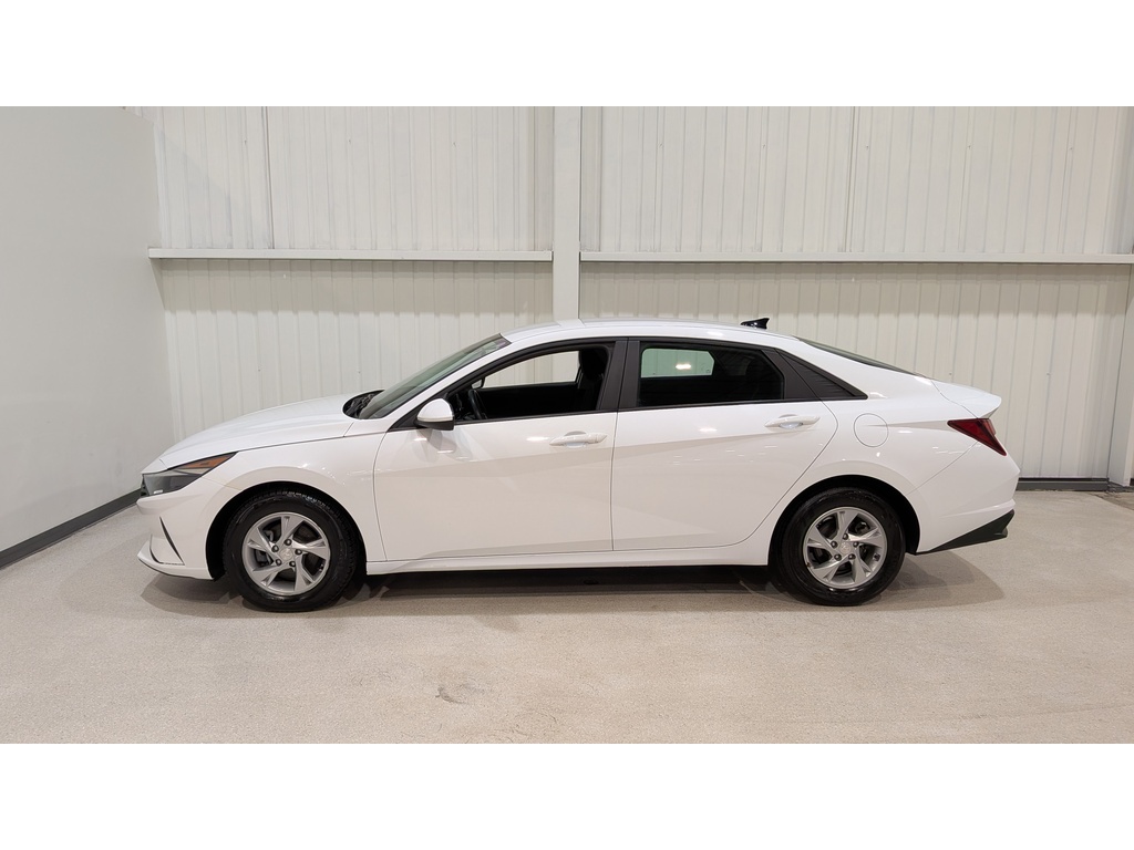 Hyundai Elantra 2022