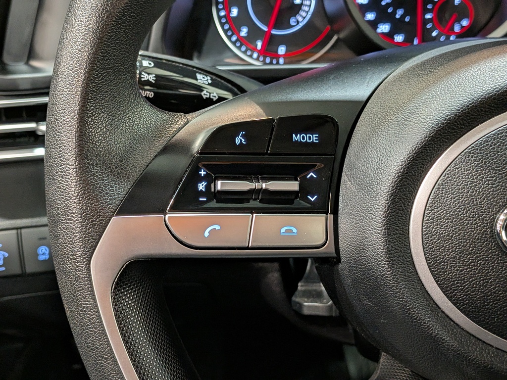 Hyundai Elantra 2022