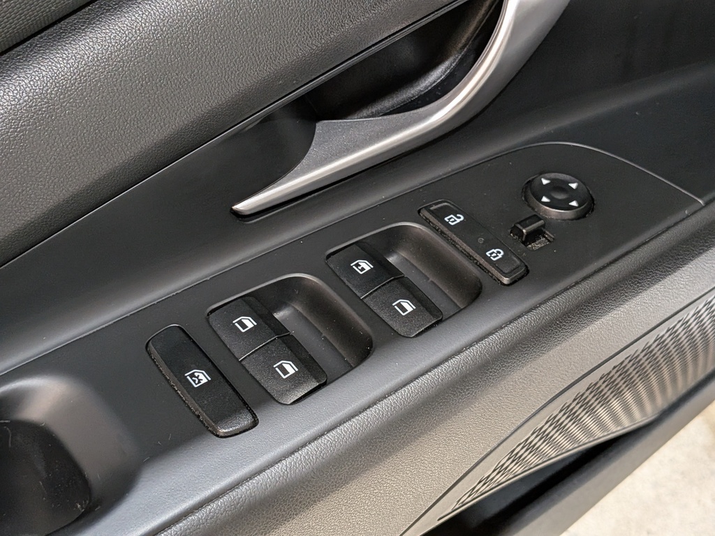 Hyundai Elantra 2022