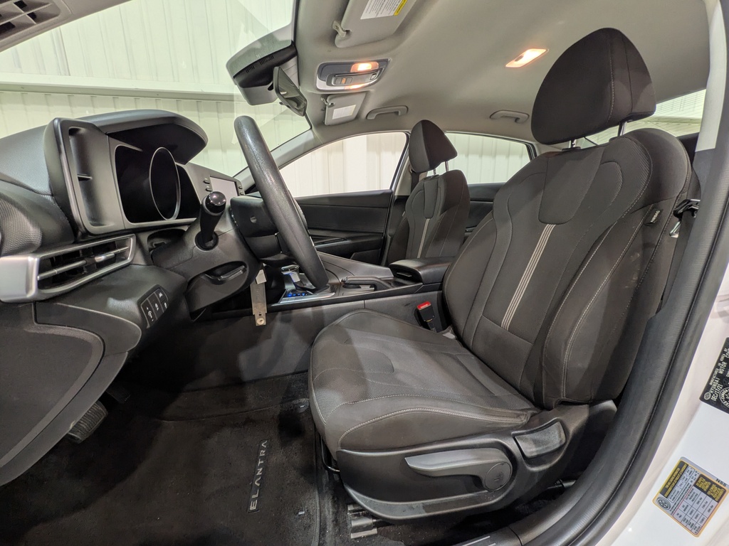 Hyundai Elantra 2022