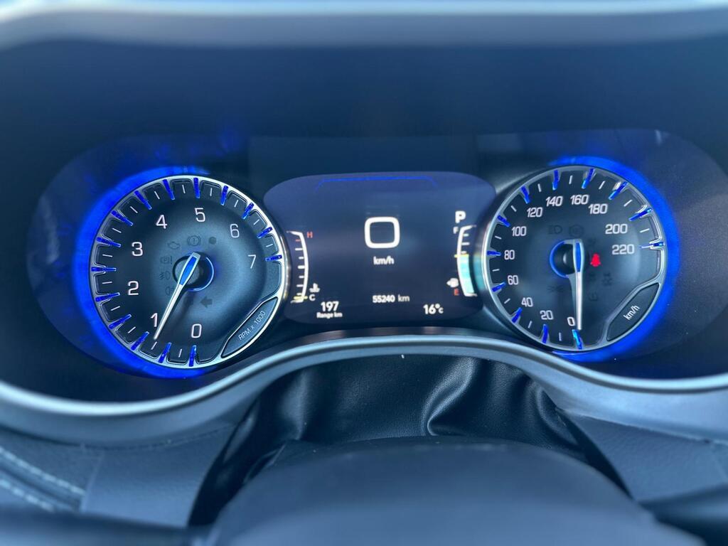 2023 Chrysler Pacifica — view 17