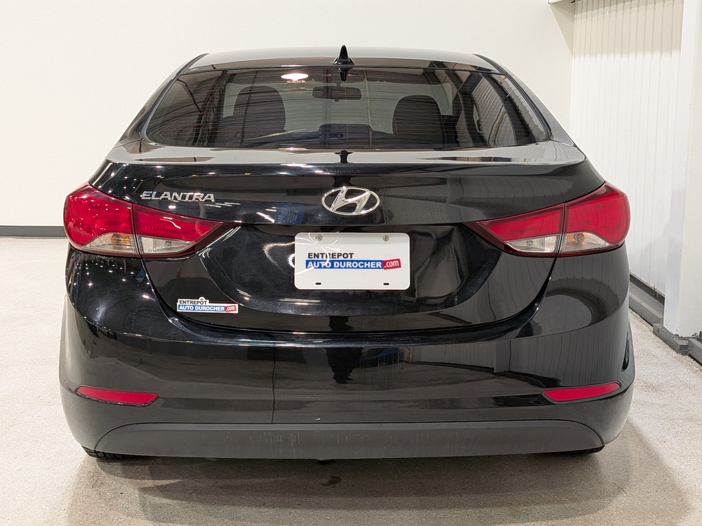 Hyundai Elantra 2015