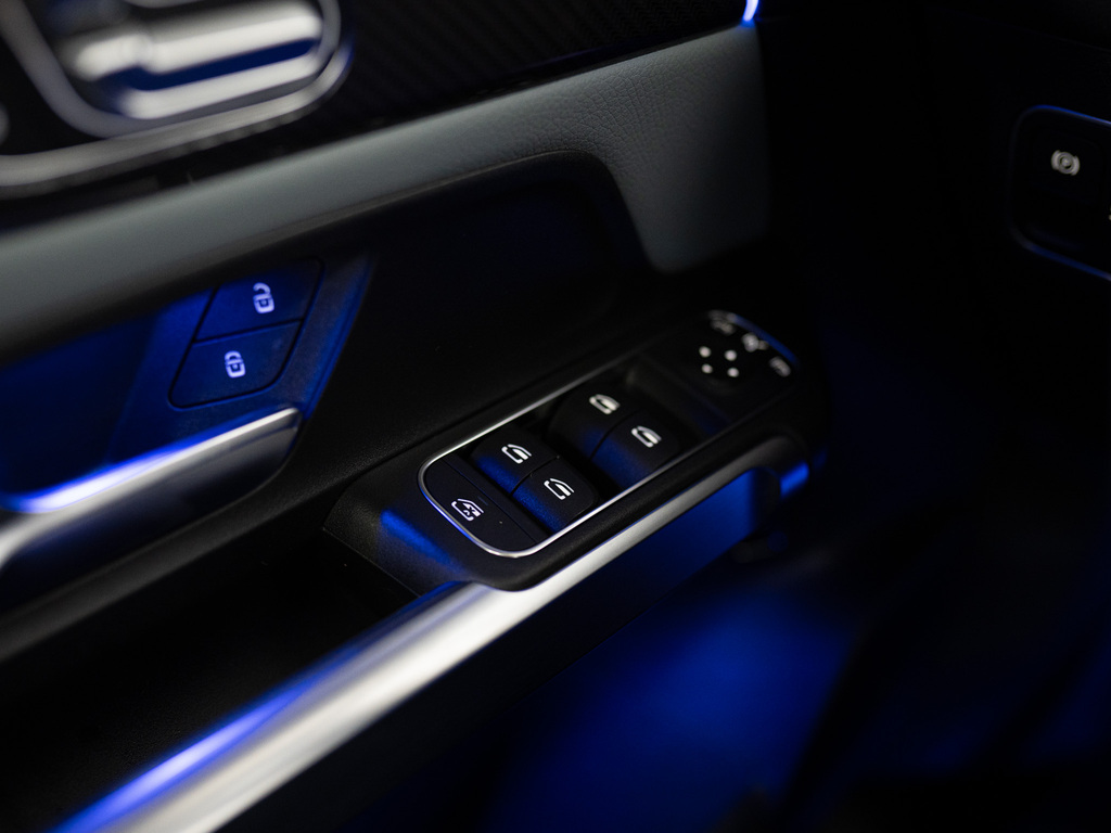 2025 Mercedes-Benz GLB 250 4MATIC, 多伦多, 全款车