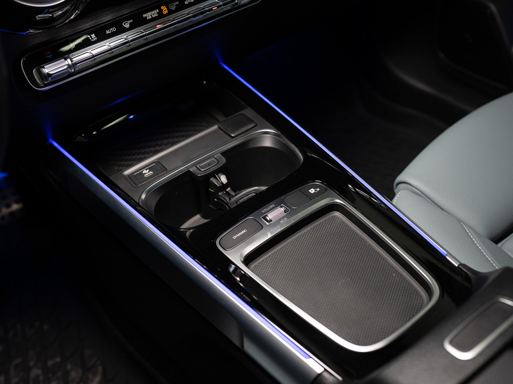 2025 Mercedes-Benz GLB 250 4MATIC, 多伦多, 全款车