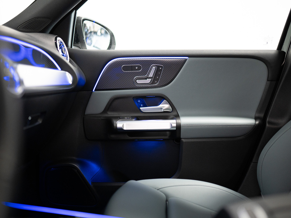 2025 Mercedes-Benz GLB 250 4MATIC, 多伦多, 全款车