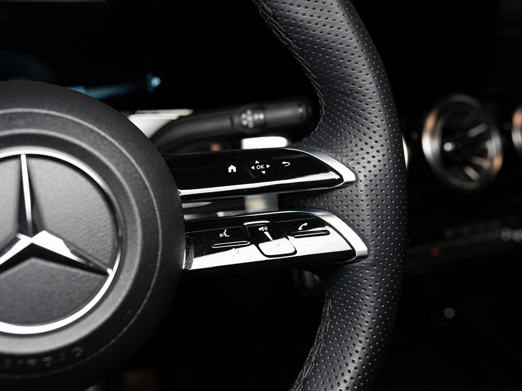 2025 Mercedes-Benz GLB 250 4MATIC, 多伦多, 全款车