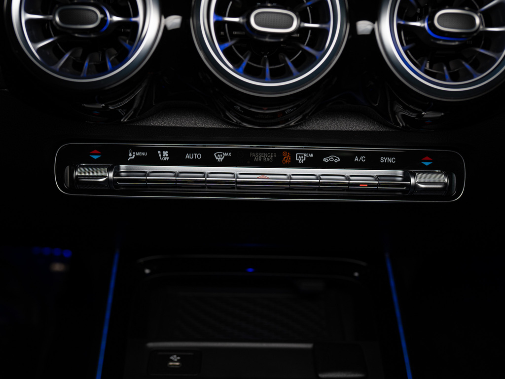 2025 Mercedes-Benz GLB 250 4MATIC, 多伦多, 全款车