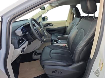 used 2024 Chrysler Pacifica car, priced at $36,287