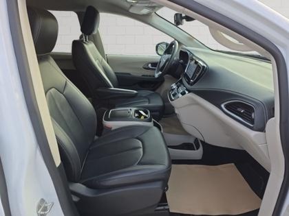 used 2024 Chrysler Pacifica car, priced at $36,287