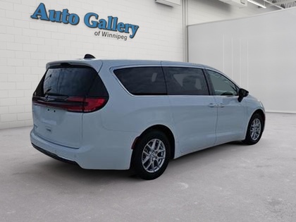 used 2024 Chrysler Pacifica car, priced at $36,287