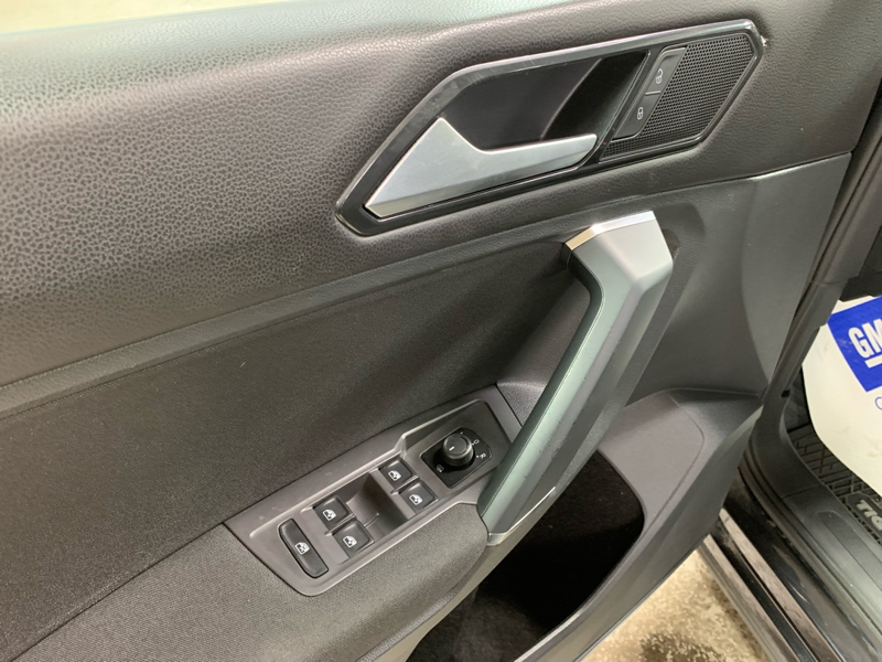 2018 Volkswagen Tiguan - Gallery image 16