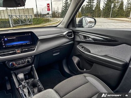 used 2025 Chevrolet TrailBlazer car, priced at $28,798