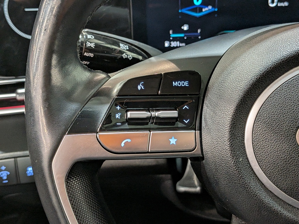 Hyundai Elantra 2024