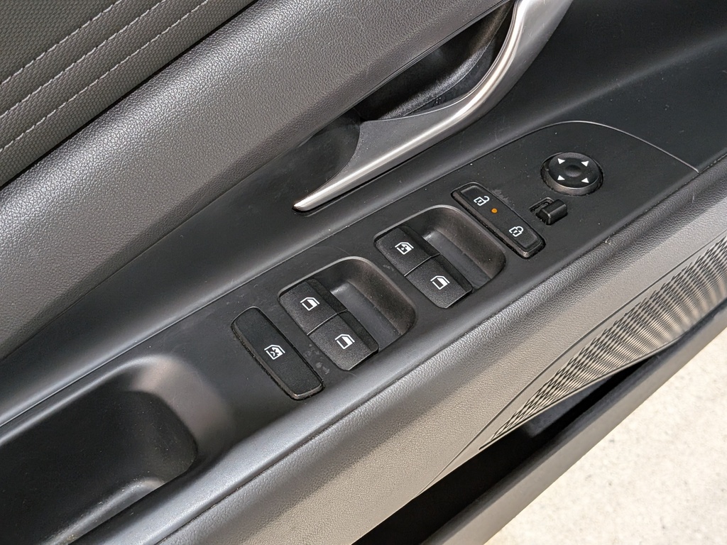 Hyundai Elantra 2024