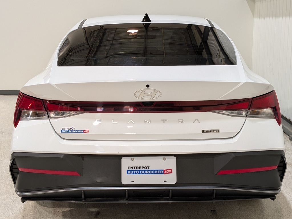 Hyundai Elantra 2024