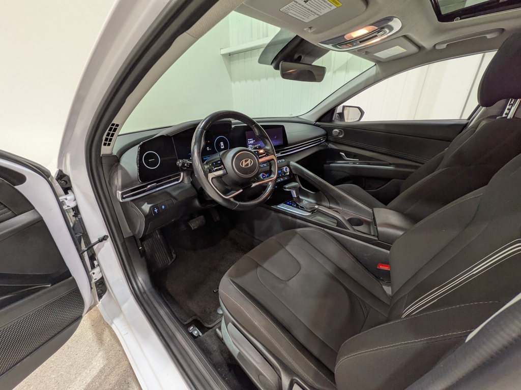 Hyundai Elantra 2024