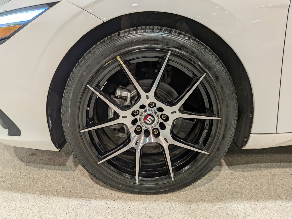 Hyundai Elantra 2024