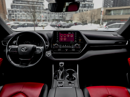 used 2021 Toyota Highlander car, priced at $45,995