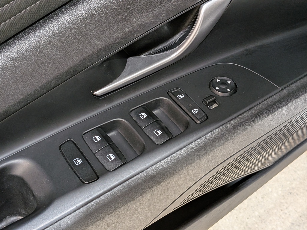 Hyundai Elantra 2022