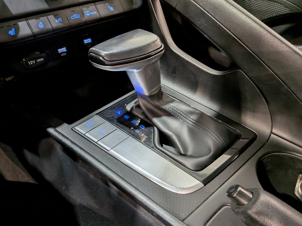 Hyundai Elantra 2022