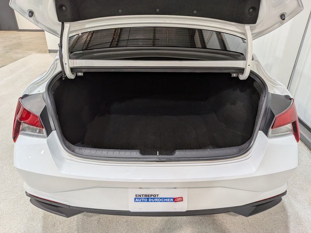 Hyundai Elantra 2022